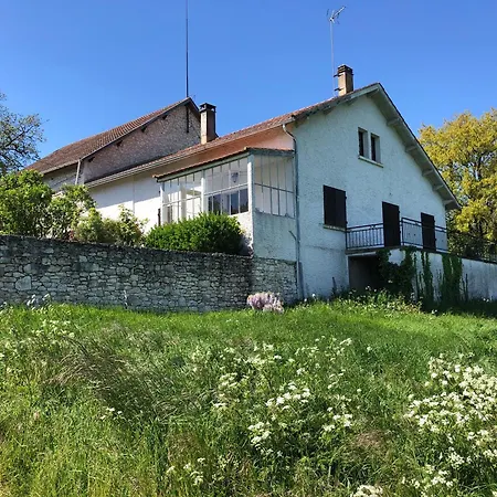 Au Pre De Karine Bed & Breakfast Cuneges
