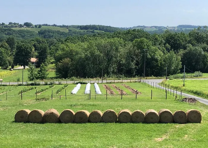 Au Pré De Karine 3* Cuneges