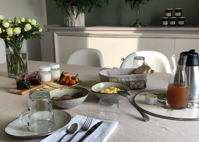 Au Pré De Karine 3*